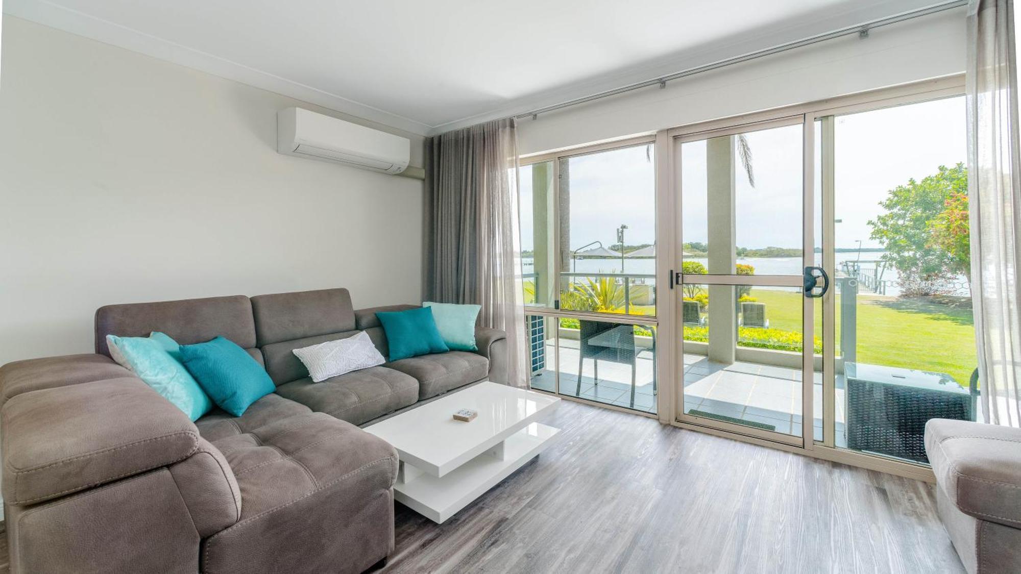 Moby Dick Waterfront Resort Motel Yamba Dış mekan fotoğraf